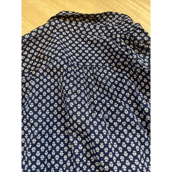Talbots Blouse Womens Size L Cotton Blue White Flowers Pockets - Picture 7 of 7